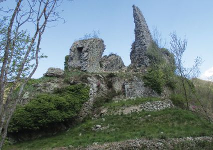 I ruderi del castello dei Costa a Murialdo